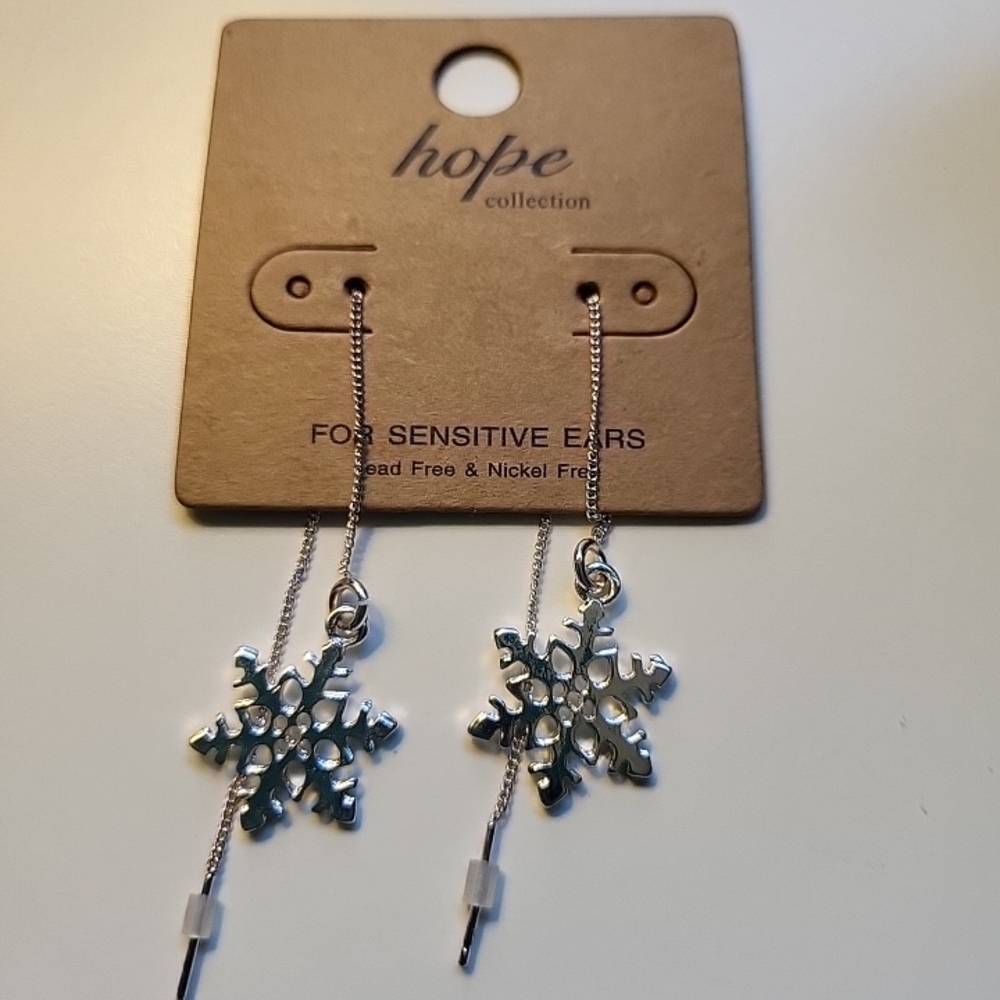 Hope Collection Silver Snowflake Earrings For Sensitive Ears